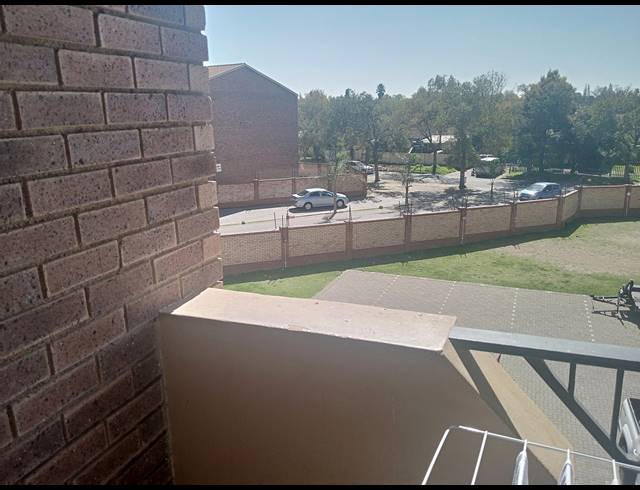 2 BEDROOM SECTIONAL TITLE FOR SALE IN COMET